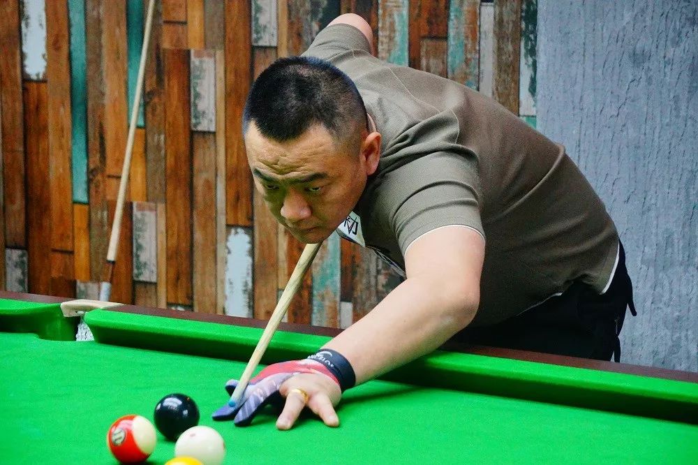 探讨巴黎圣 探讨巴黎圣